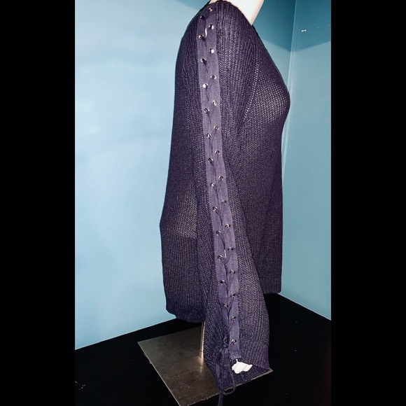 G by GUESS• Laced Up Knit Sweater/ size (M) - Picture 2 of 6